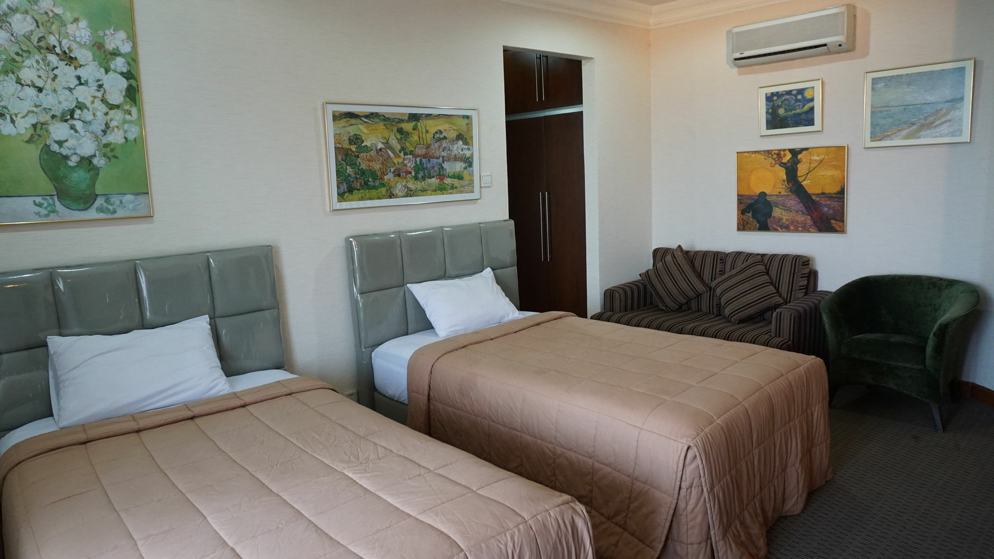 Roosseno Plaza Serviced Apartment ジャカルタ エクステリア 写真
