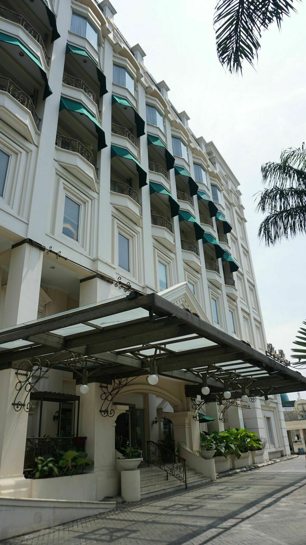 Roosseno Plaza Serviced Apartment ジャカルタ エクステリア 写真