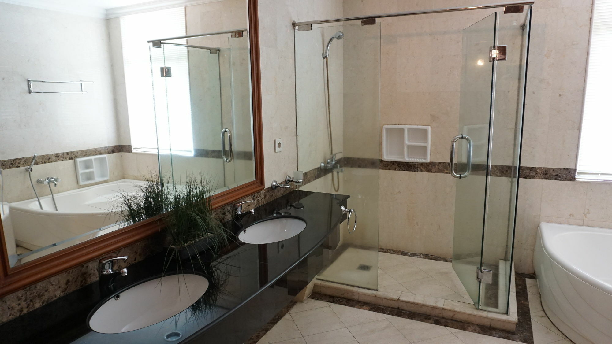 Roosseno Plaza Serviced Apartment ジャカルタ エクステリア 写真